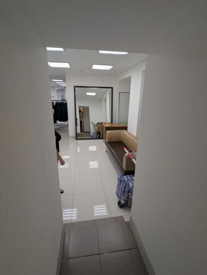 Сдается коммерческая недвижимость торгового назначения, 246 м2 за 245 тыс. руб.