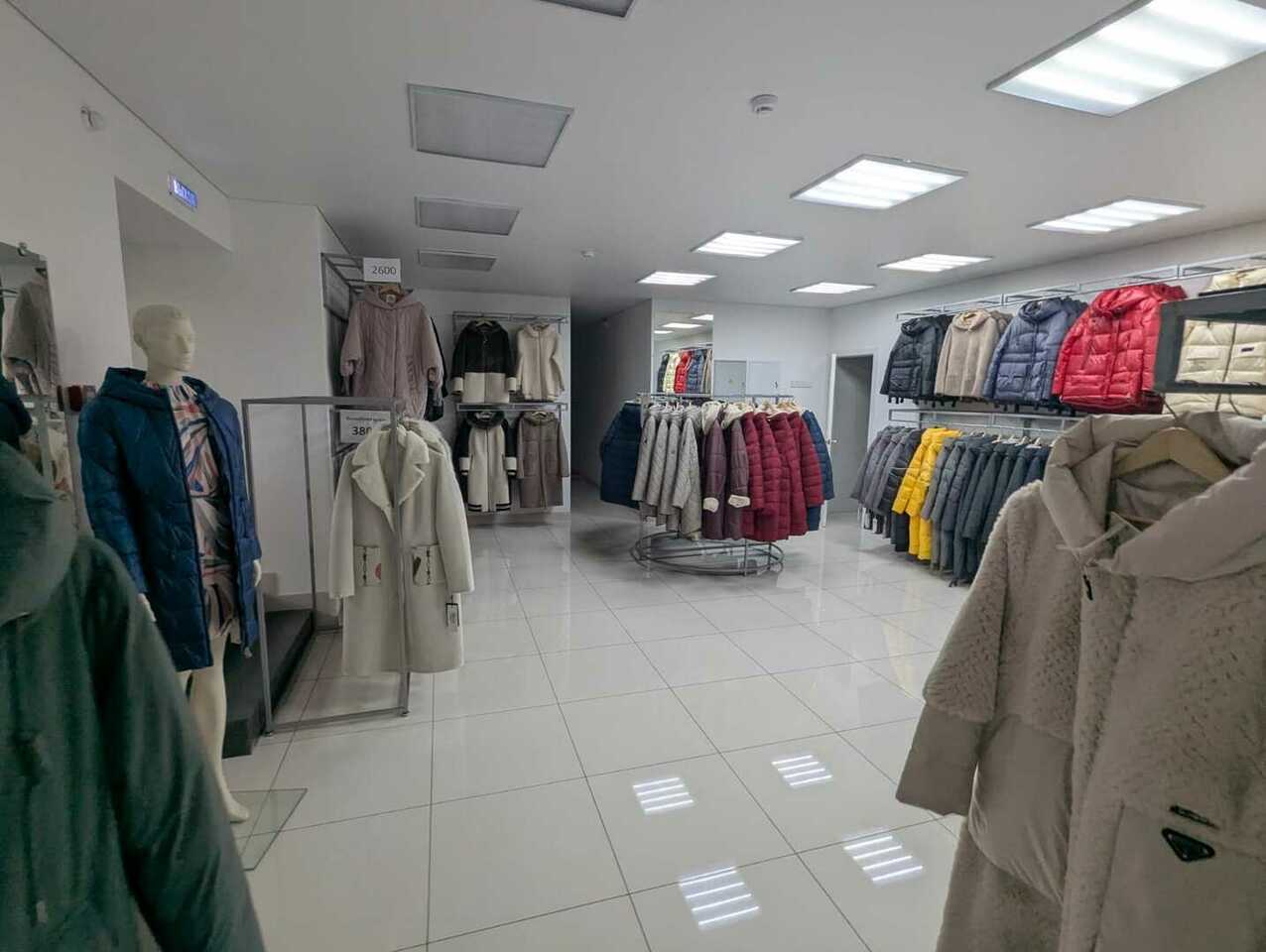 Сдается коммерческая недвижимость торгового назначения, 246 м2 за 245 тыс. руб.