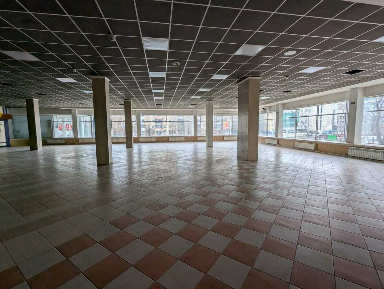 Продается коммерческая недвижимость торгового назначения, 2500 м2 за 280 млн. руб.