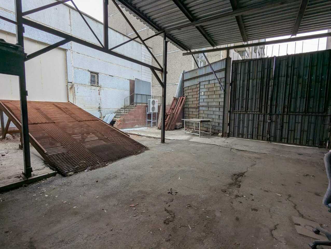 Продается коммерческая недвижимость торгового назначения, 2500 м2 за 280 млн. руб.