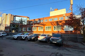 Отдельно стоящее здание, 727 м²