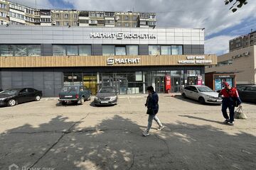 Отдельно стоящее здание, 920 м²