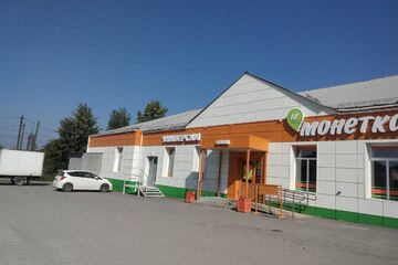 Отдельно стоящее здание, 370 м²