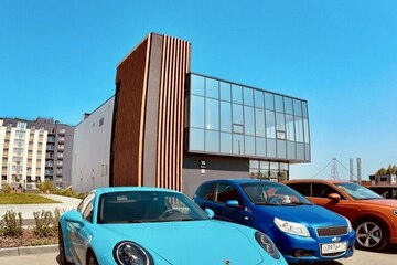 Отдельно стоящее здание, 821 м²